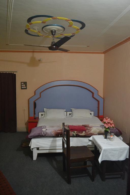 Hotel Sandeep Varanasi Phòng bức ảnh