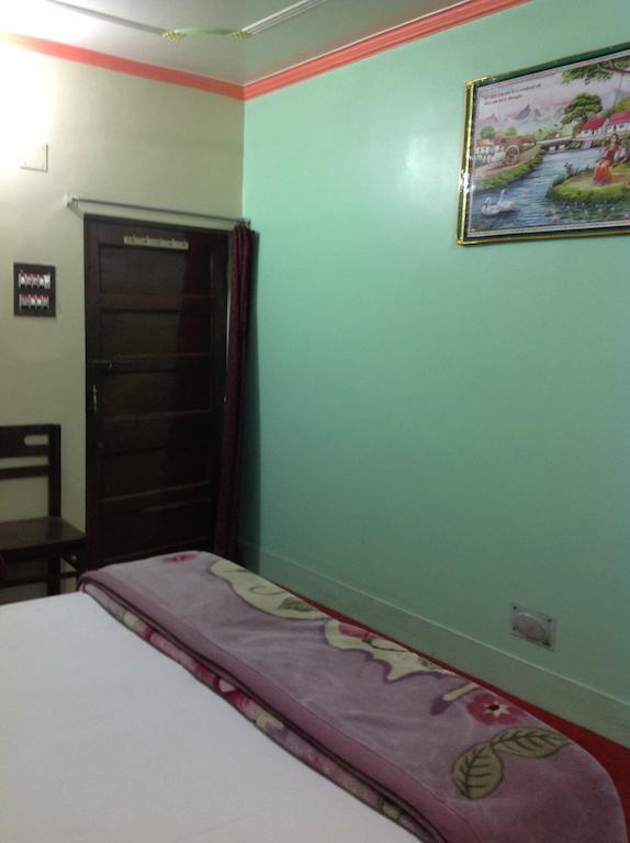 Hotel Sandeep Varanasi Ngoại thất bức ảnh